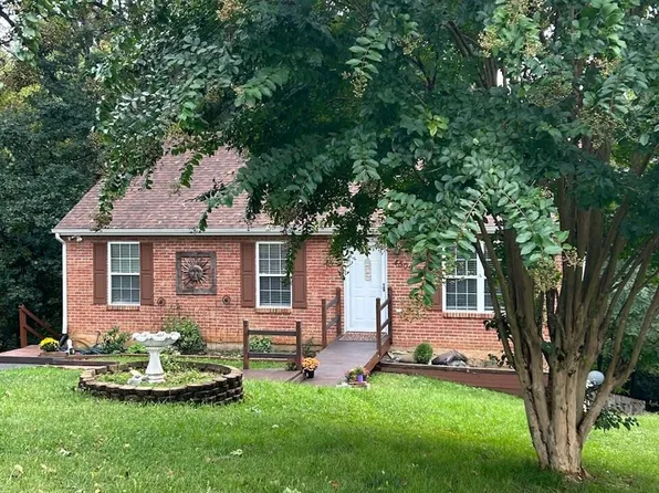 4509 Long Acre Dr NE, Roanoke, VA 24019