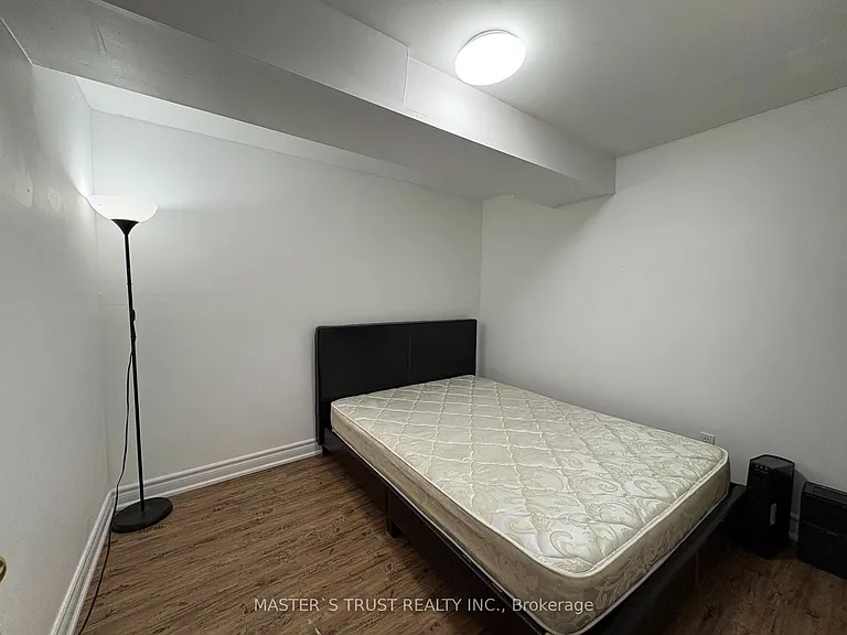 37 Levellands Cres — Photo 10
