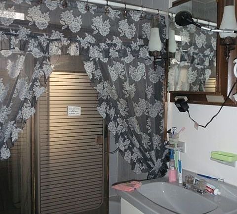 5th image of 4161 Gunther Ave