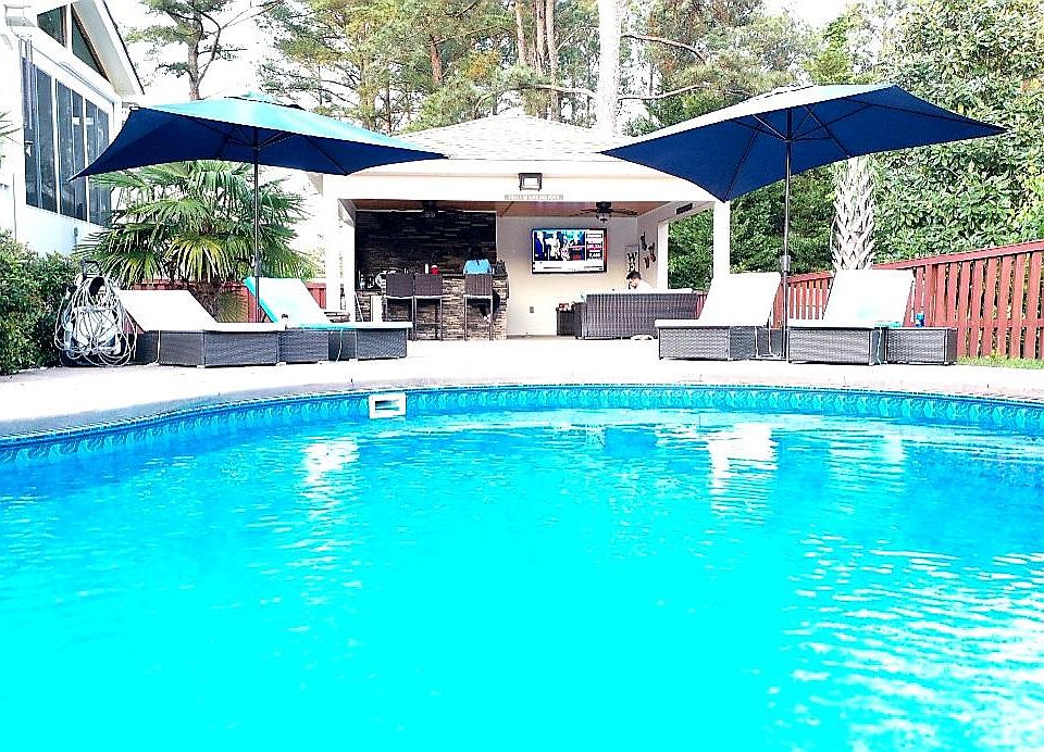 2nd image of 715 Larkspur Dr