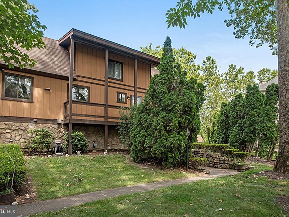 4th image of 1033 Potomac Dr