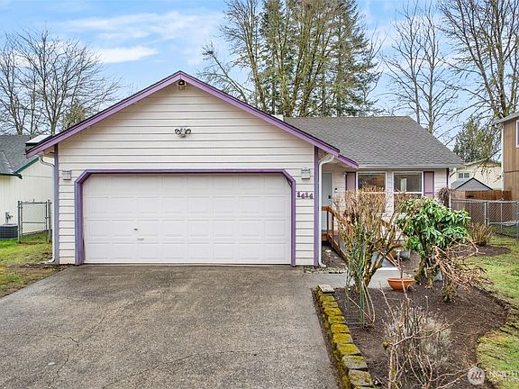 2nd image of 1414 Creekwood Court SE