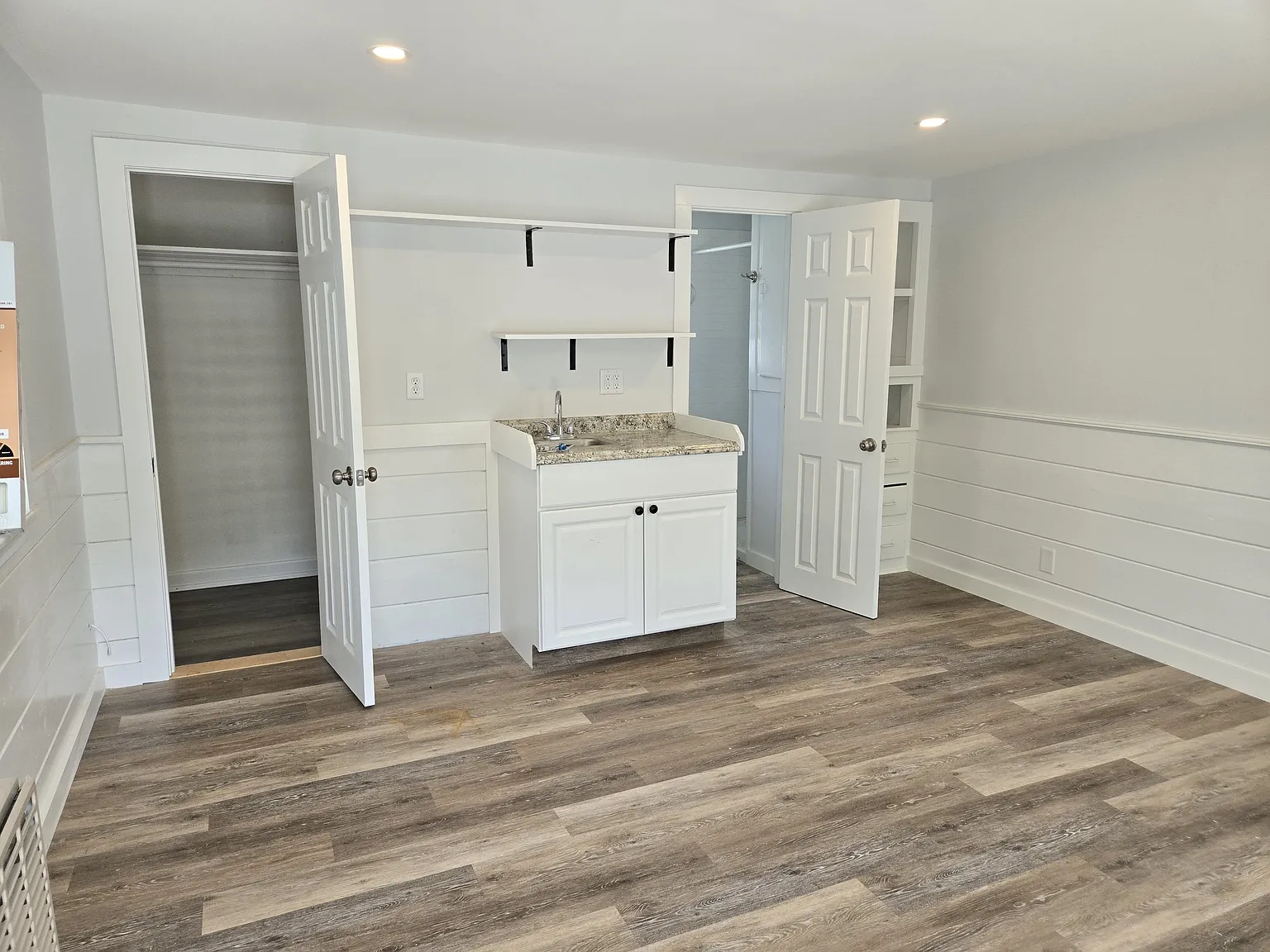 182 Sea St — Photo 2