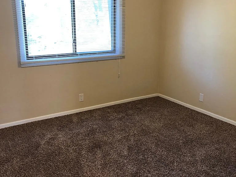 4013 Westover Rd SE — Photo 9