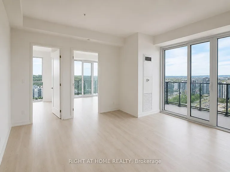 75 James St S #2614 — Photo 4