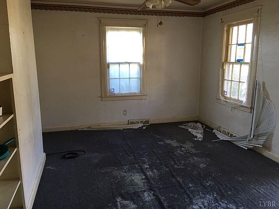 4th image of 801 Park St