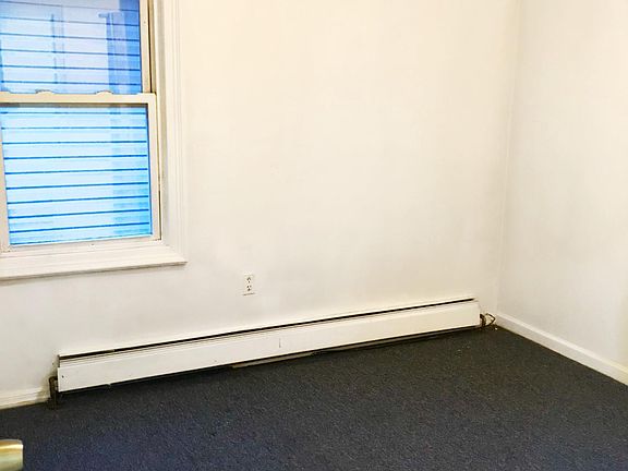 4th image of 10942 128th St #2