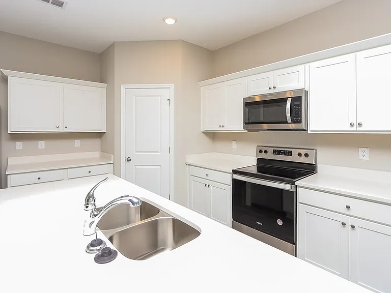 939 Kelly Fern Loop — Photo 8