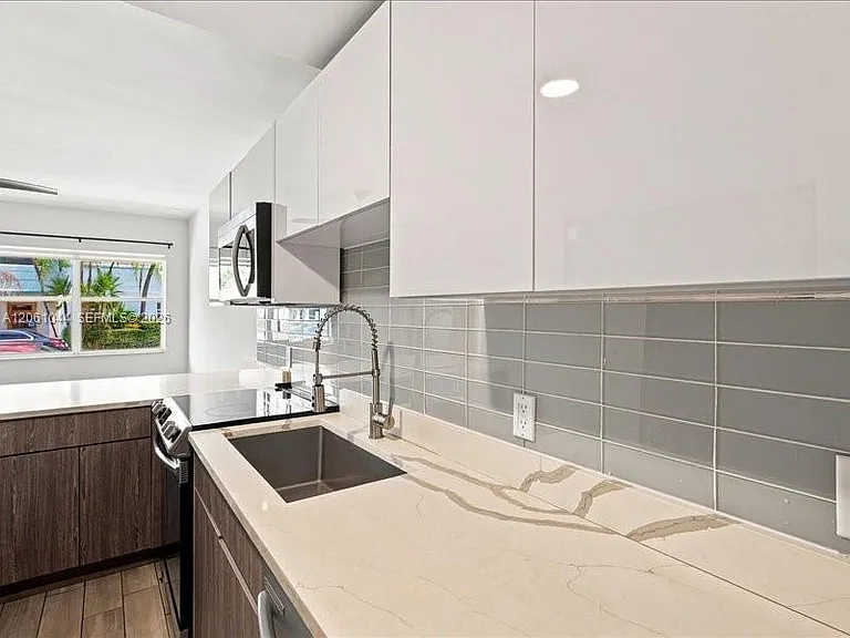 1000 7th St #1 — Photo 11