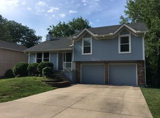 1127 SW Eastman Ct, Blue Springs, MO 64015