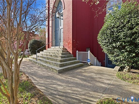4th image of 2511 E Broad St #U4