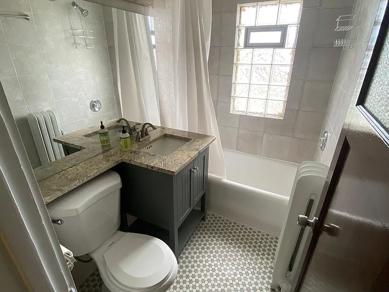 2220 N Bremen St #4 — Photo 7
