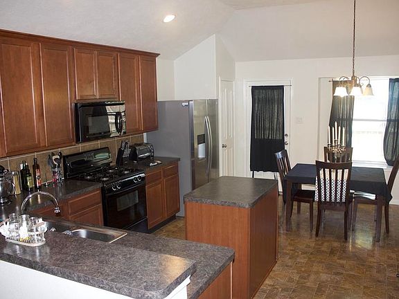 5th image of 10406 Chamomile Green Ct