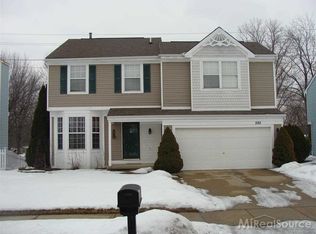 285 Victorian Ln, Belleville, MI 48111