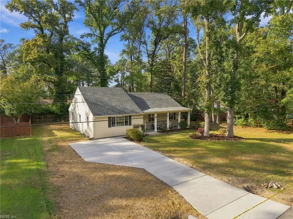 2308 Bidgood Dr, Portsmouth, VA 23703
