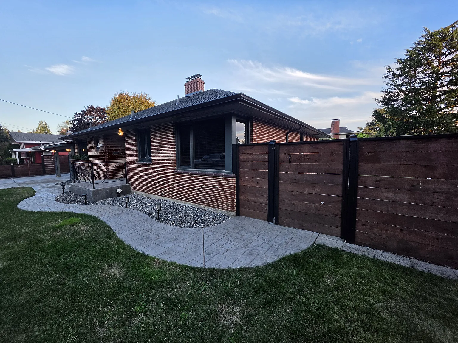 3 bed, 2450 sqft, $3,495 — Photo 4
