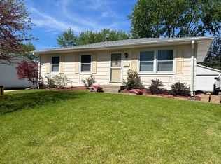 3502 Welshire Dr, Bettendorf, IA 52722