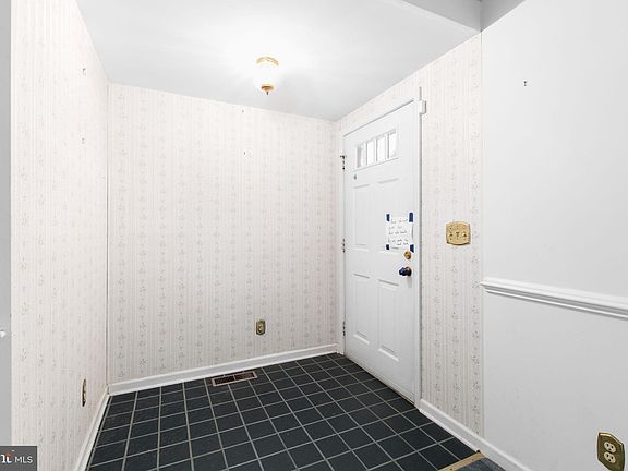 2nd image of 307 Butternut Dr