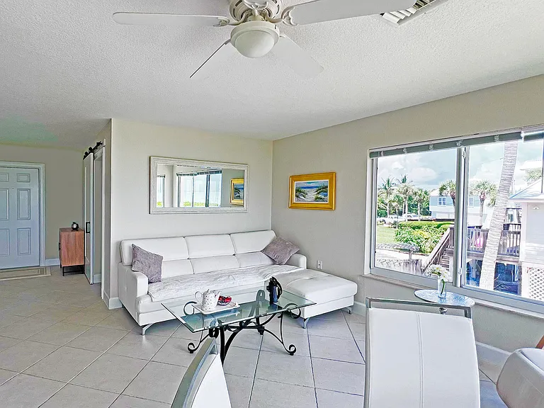 3541 NE Ocean Blvd #4 — Photo 21