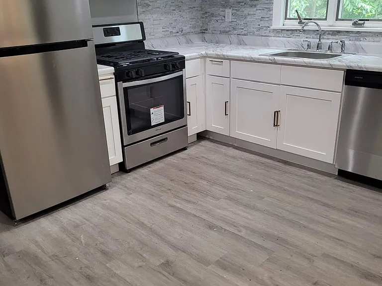 34 Crestwood Trl — Photo 3
