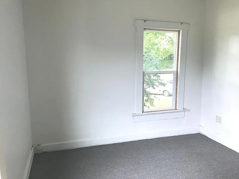 1374 E Canal St — Photo 31