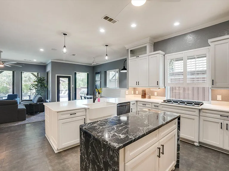 2305 Clearview Ct — Photo 16