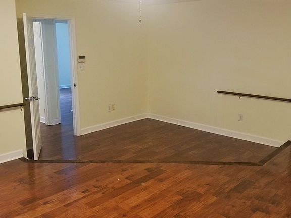 2nd image of 560 Creekwood Xing