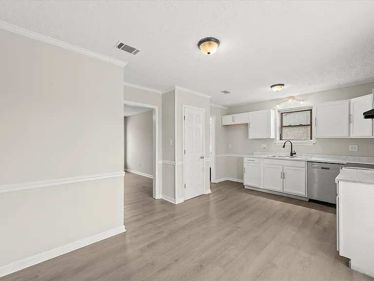 2357 Basswood Dr — Photo 19