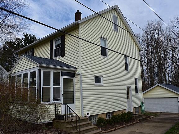 2nd image of 917 Campbell Cir NE