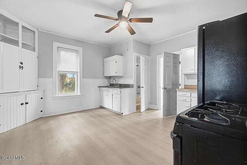 2nd image of 48 Storrie Street