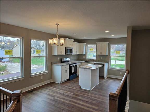 3rd image of 515 W Smith St