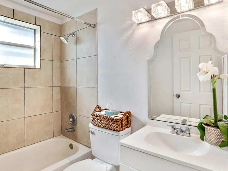 7313 Royal Palm Dr — Photo 8