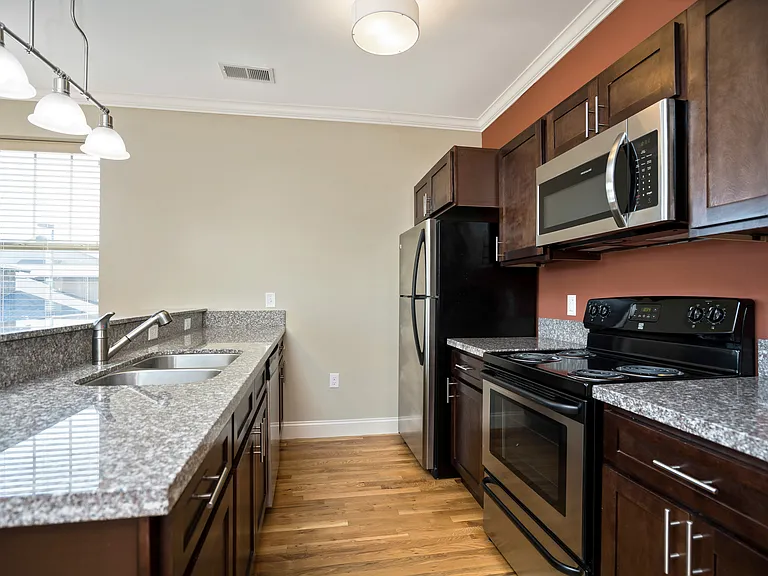 Riverwalk Apartments — Photo 6