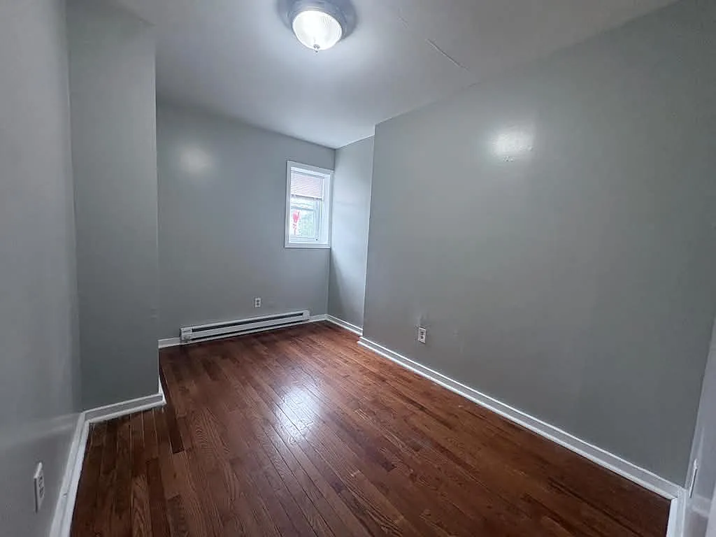 341 Peck St — Photo 3