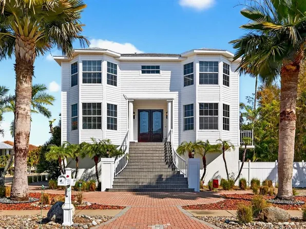 5900 Bayview Cir S, Gulfport, FL 33707