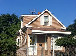 105 James St, Acushnet, MA 02743