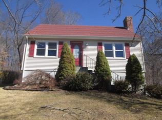 32 Raymond Dr, Meriden, CT 06451