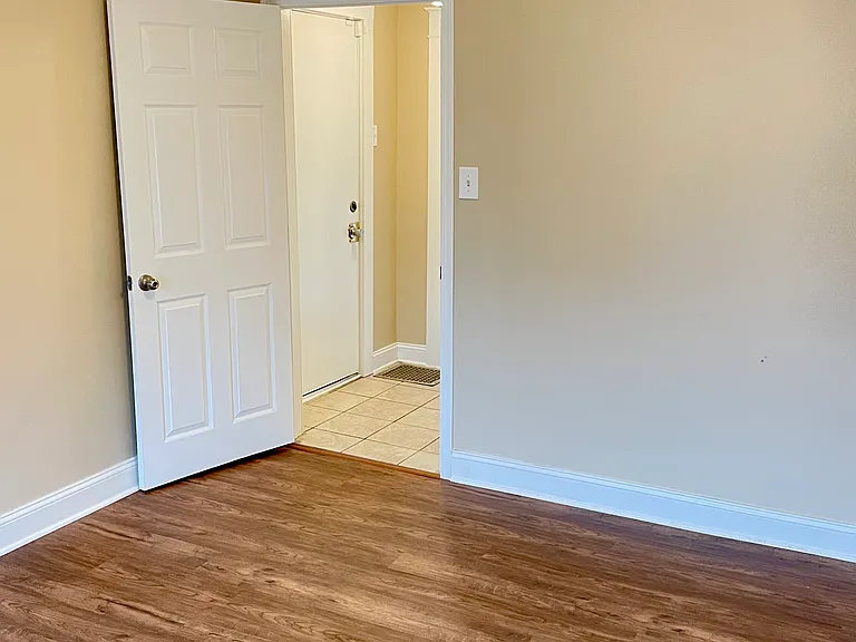 2712 S Moreland Ave — Photo 4