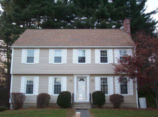 8 Pinewood Rd, Chelmsford, MA 01824