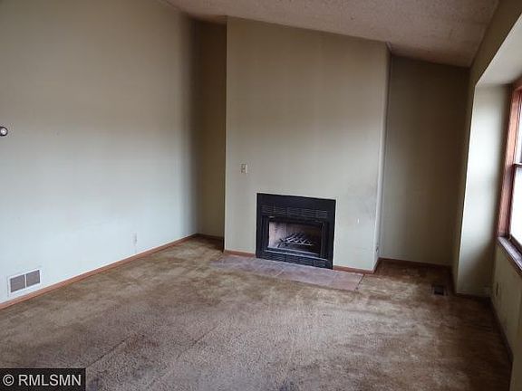 5th image of 1418 14th Ave N #E