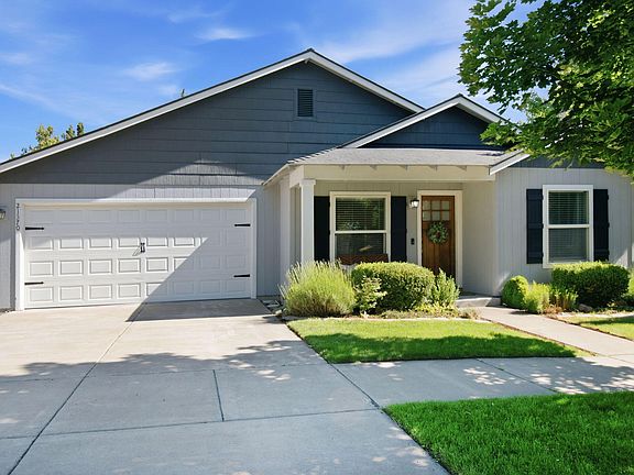 2nd image of 21370 NE Pecoraro Loop