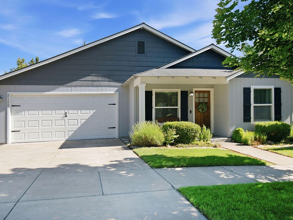 1st image of 21370 NE Pecoraro Loop