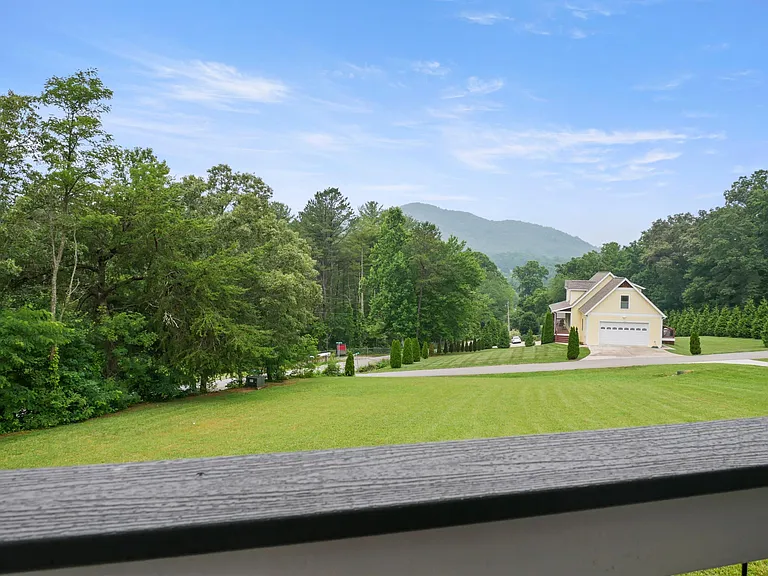 105 Bobby Ridge Dr — Photo 5