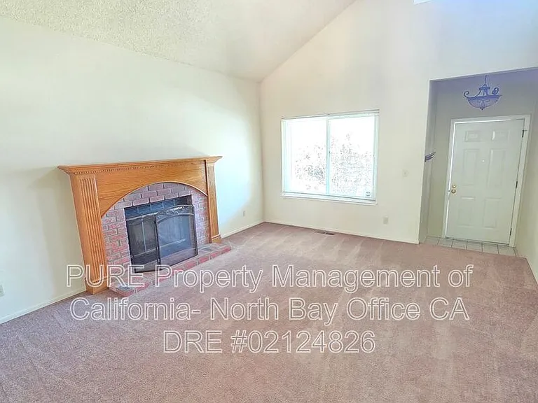 1310 Megan Pl — Photo 3