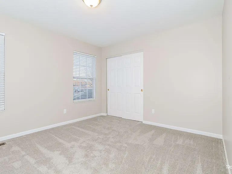 3047 James Pl — Photo 7