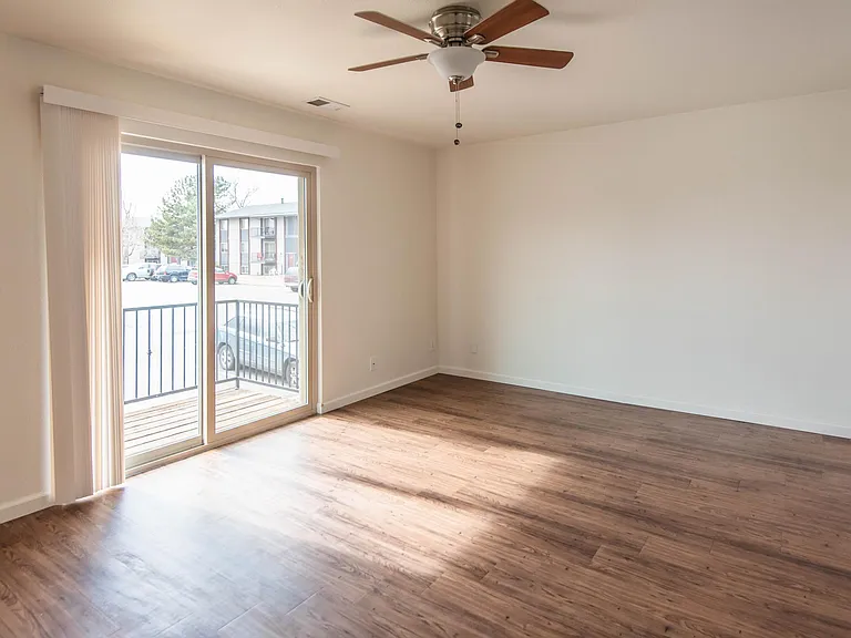 Lakemont Apartments — Photo 39