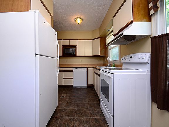 4th image of 901 W 27th Ave