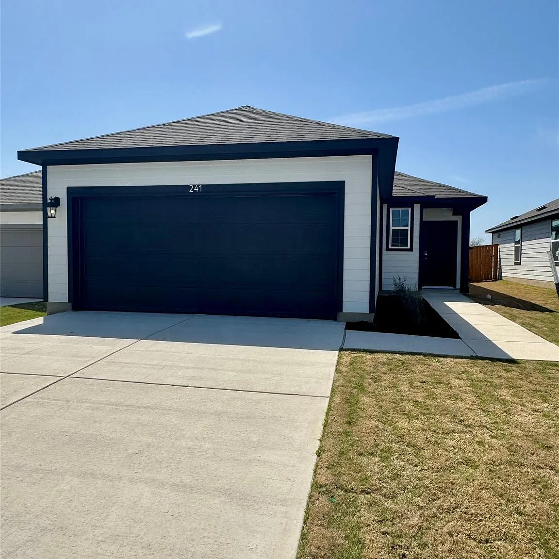 3 bed, 2.0 bath, 1288 sqft, $1,795 — Photo 1