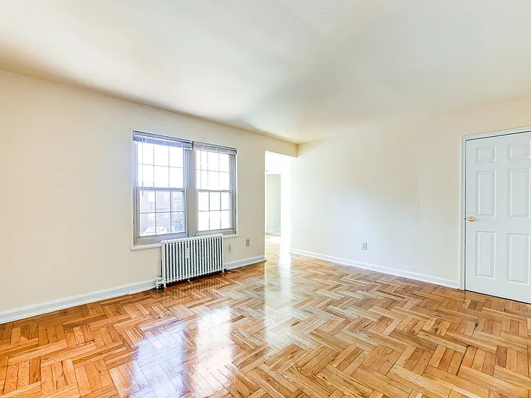 Richman Apartments — Photo 12