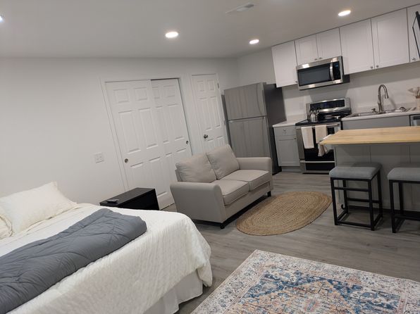 5551 Cornerstone Dr UNIT B7